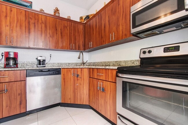 Building Photo - 335 NW 109th St