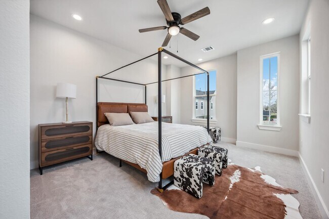 Building Photo - 303 Charlock St