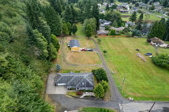 Building Photo - 502 E Ferndale Ave