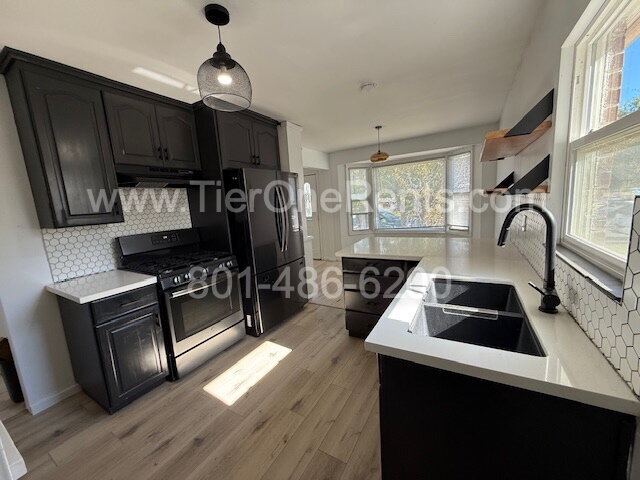 Building Photo - NO DEPOSIT option available for qualified renters!