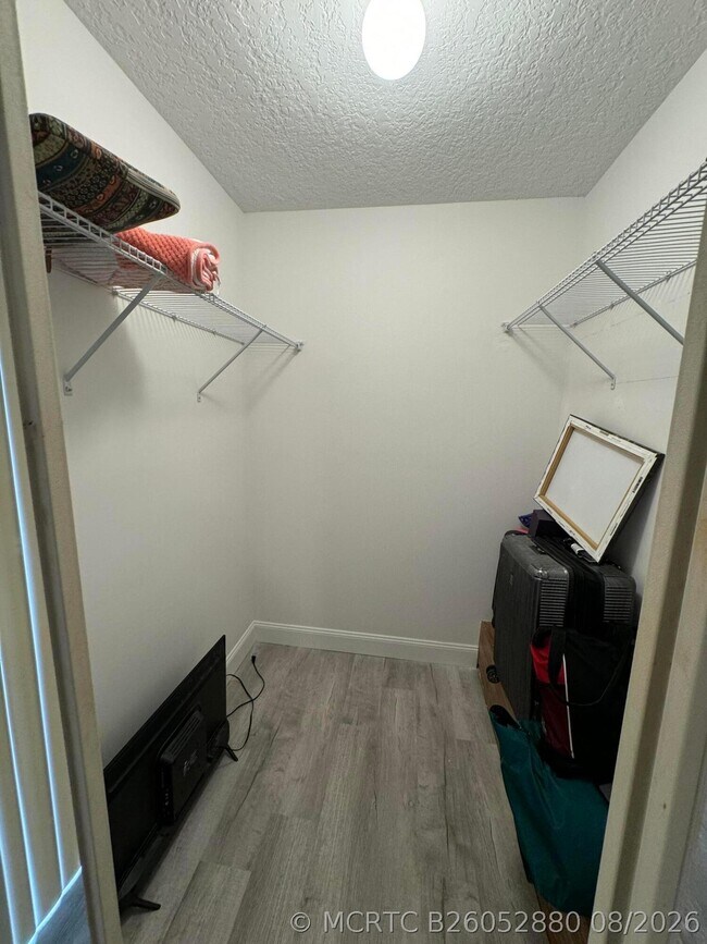 Building Photo - 1801 18th Way