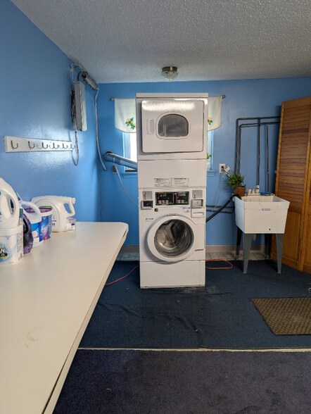 Building Photo - 6301 Robinson Rd