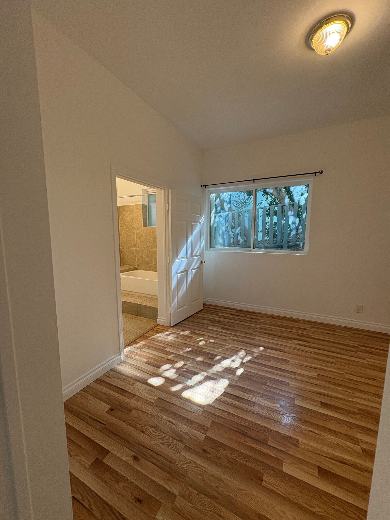Building Photo - 1402 San Remo Dr