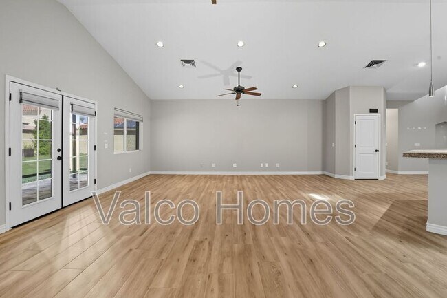 Building Photo - 6326 N 14th Pl