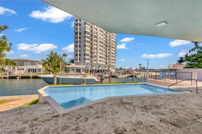 Building Photo - 2089 NE 121st Rd