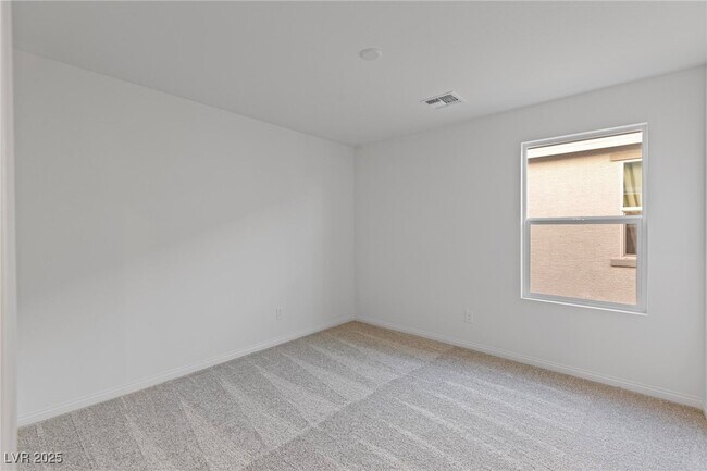 Building Photo - 3055 Magnolia Rnch Ave