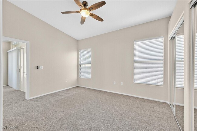 Building Photo - 2305 W Horizon Ridge Pkwy