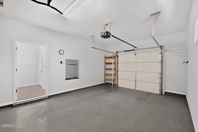 Building Photo - 6476 Harapon St