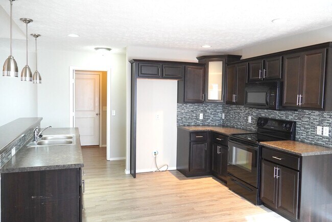 Building Photo - Beautiful 4 bedroom home for rent in Ozark!