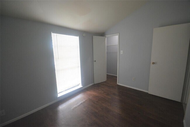 Building Photo - 8731 Village of Fondren Dr