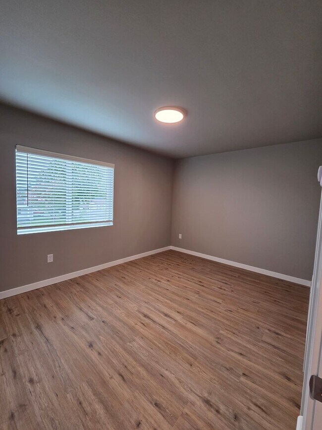 Building Photo - Brand New Large 2 bedroom 2.5 Bathrooms in Centralia