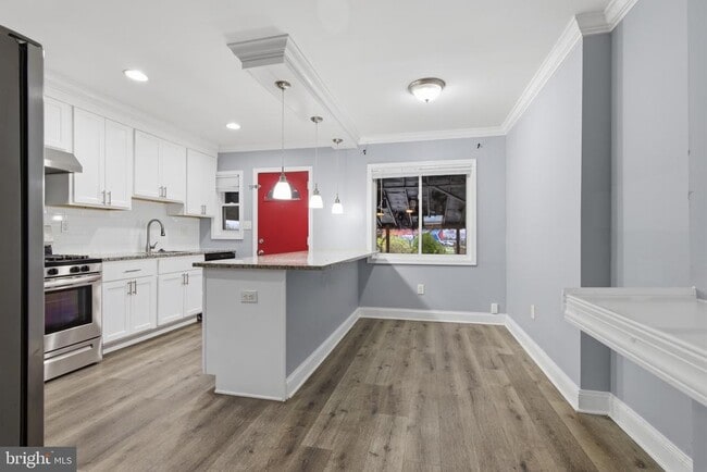 Building Photo - 811 Mildred Ave