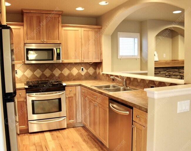 Building Photo - Cozy craftsman home in NW Bend