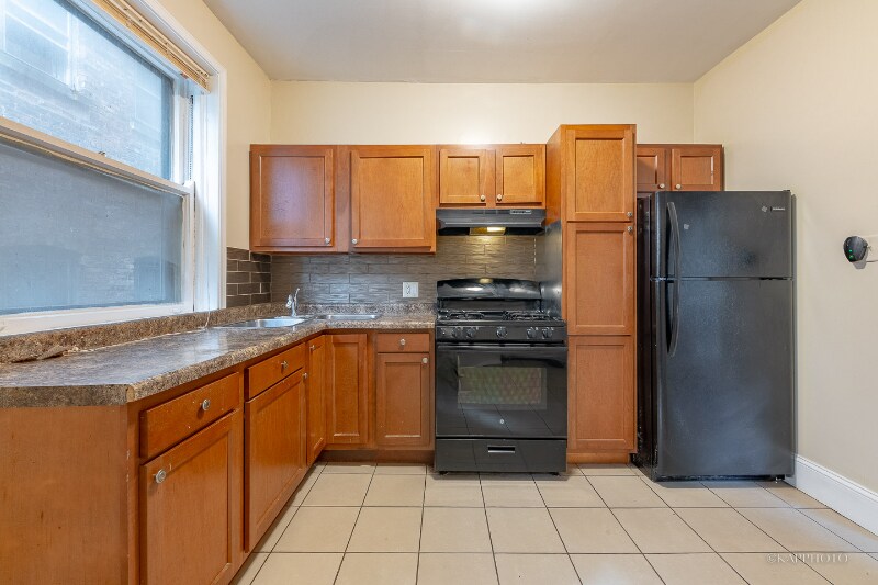 Building Photo - 6819 S Ridgeland Ave