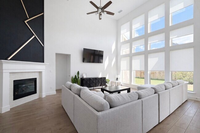 Building Photo - 30926 Vintage Crk Ln