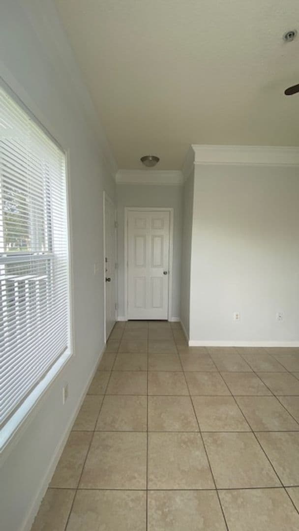 Building Photo - Beautiful Condo Fully Remodeled!! A Must See To Appreciate!!
