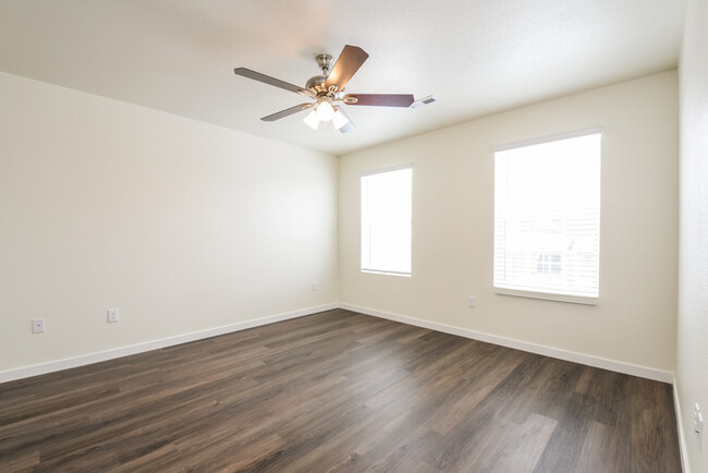 Building Photo - Bright Living in Thornton