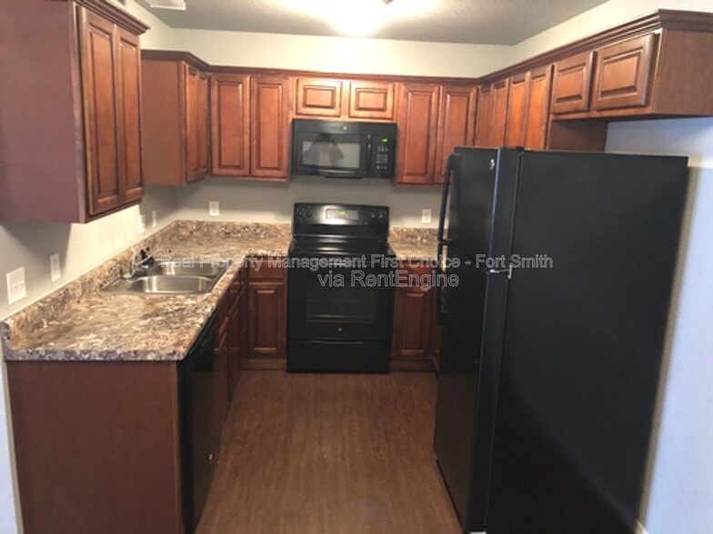 Building Photo - 2020A Ingalls Ln