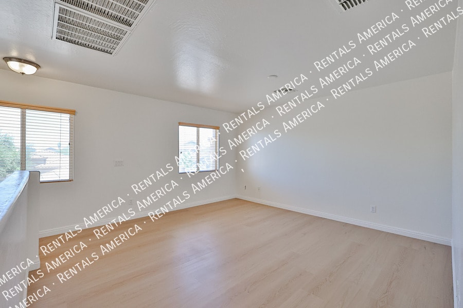 Building Photo - 11627 W Cheryl Dr
