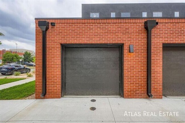 Building Photo - 115 W 2nd Ave