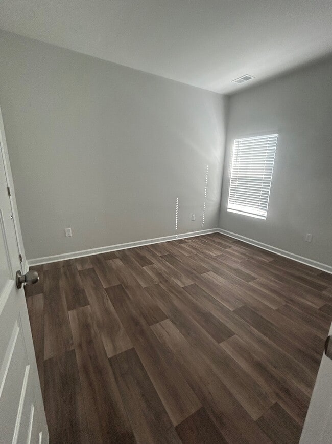 Building Photo - 404 Lehamite Ct