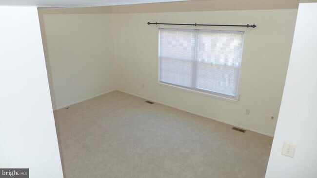 Building Photo - 23 Valley Crossing Cir