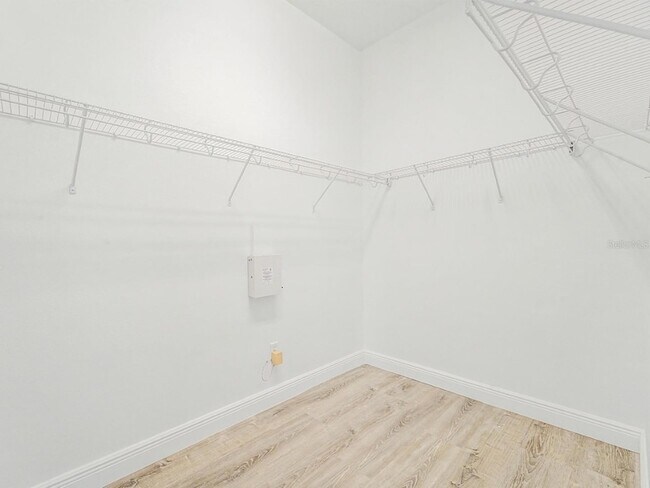 Building Photo - 7800 Stoney Hill Dr