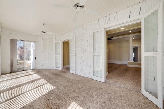 Building Photo - 134 S Hatton
