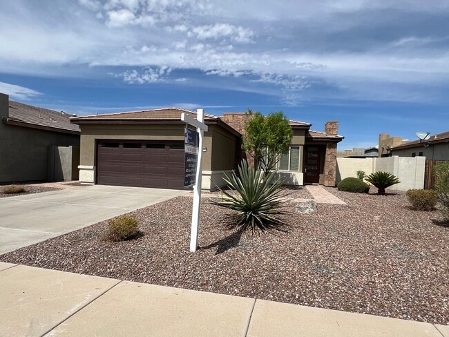 Building Photo - Gilbert Seville Development 3 Bed Plus Den