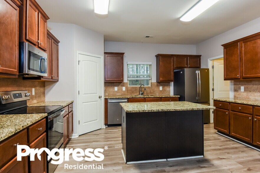 Building Photo - 222 Westridge Cir