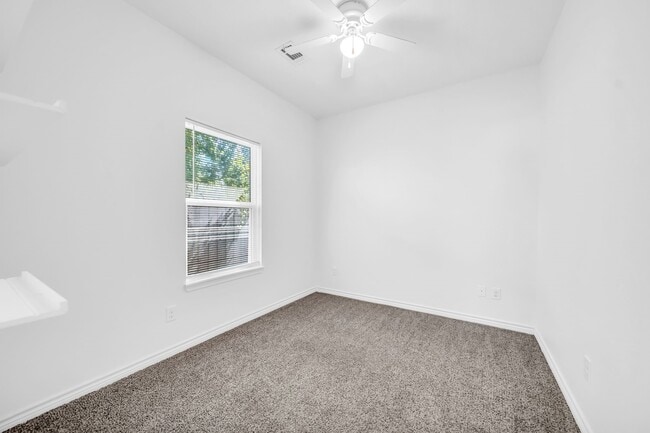Building Photo - 16961 W Hammon