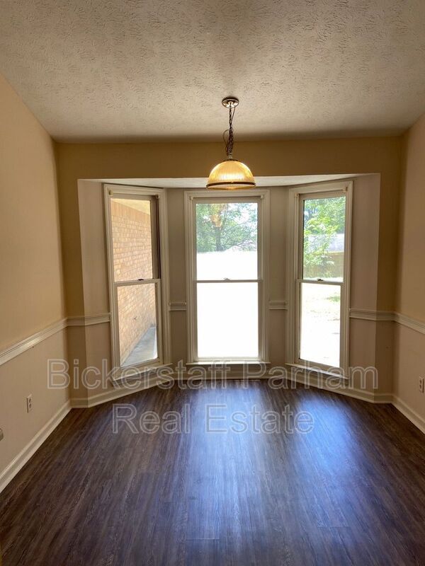 Building Photo - 7405 Cedar Creek Loop