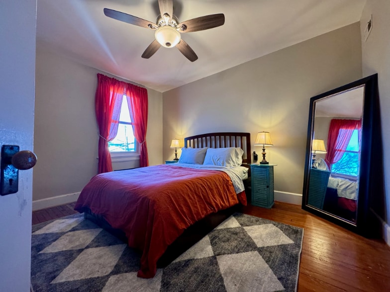 Building Photo - 527 Shepherd St NW