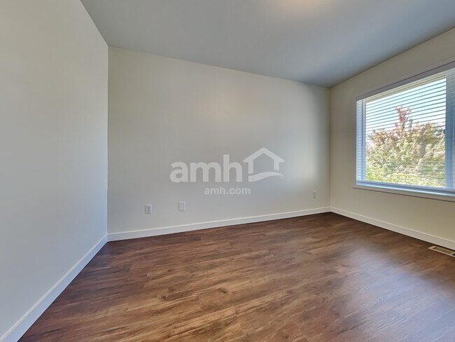 Building Photo - 9944 Terra Glenn Street Southeast