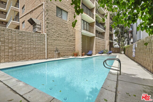 Building Photo - 10966 Rochester Ave