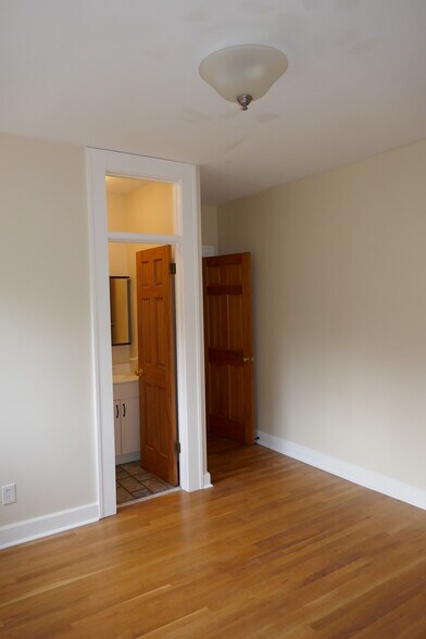 Building Photo - 145 S Columbia Dr