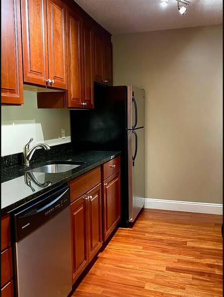 Building Photo - 132 Eastern Ave