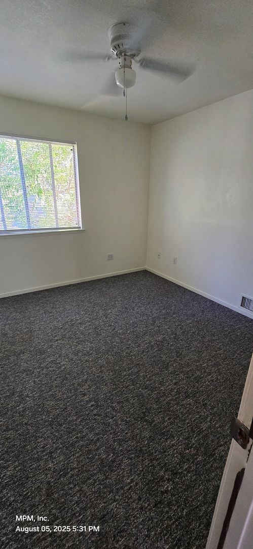 Building Photo - Cute 2 bedroom