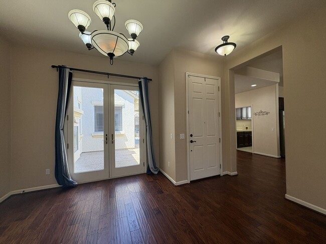 Building Photo - 5637 Lilyview Way