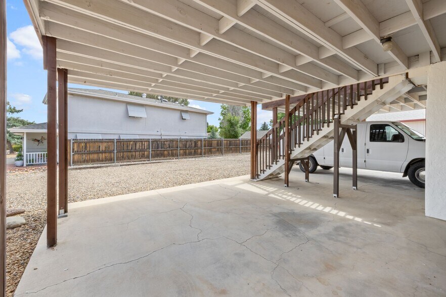 Building Photo - 1299 N Tapadero Dr