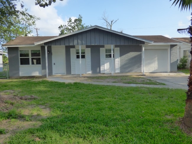 Building Photo - 3627 Bowling Ln