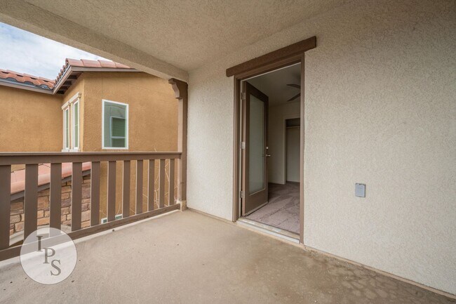 Building Photo - Fresno SouthEast Home, Gated Community, Clovis Unified School District, 3BR/2.5BA