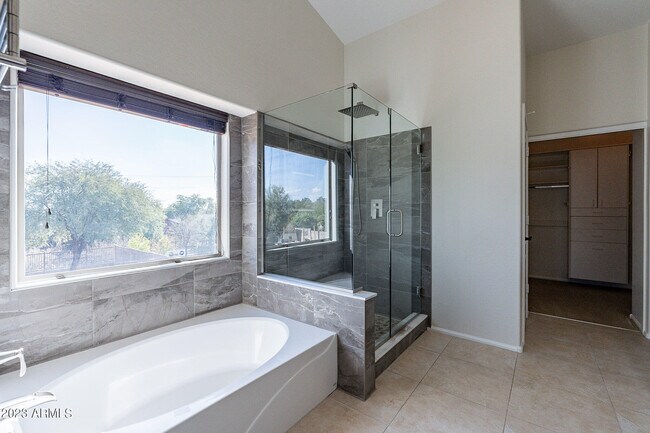 Building Photo - 2943 E Quiet Hollow Ln