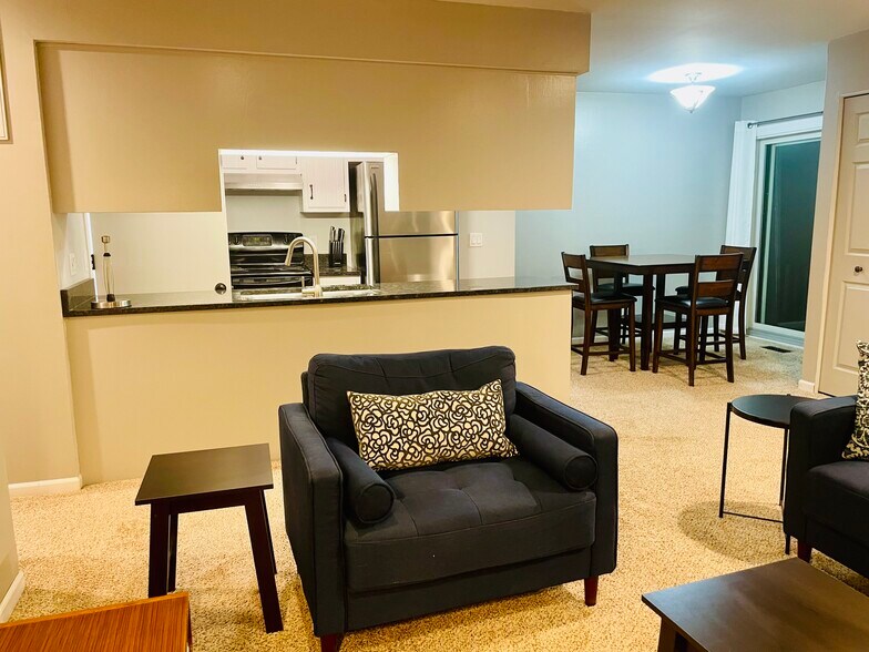 Primary Photo - 1734 Valleywood Ct