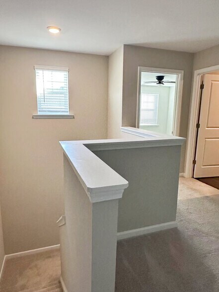 Building Photo - 4372 Grosbeak Dr