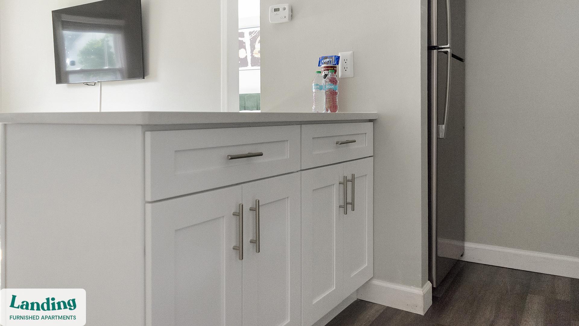 Building Photo - 7601 Carlton Arms Dr