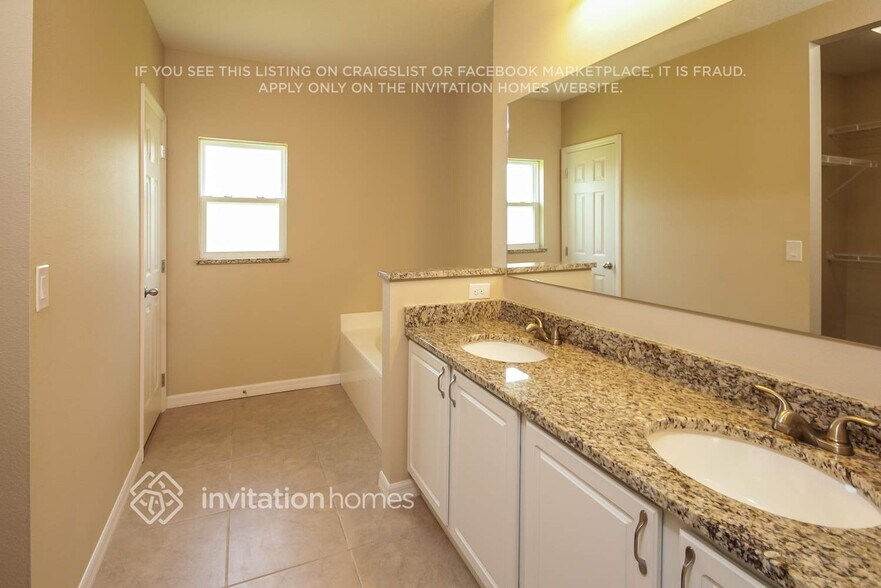 Building Photo - 3725 Petunia Terrace