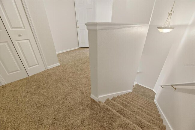 Building Photo - 172 Lake Shore Dr W