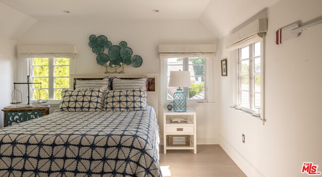 Building Photo - 1614 N Fairfax Ave