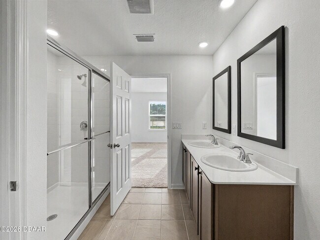 Building Photo - 55 Signet Cir
